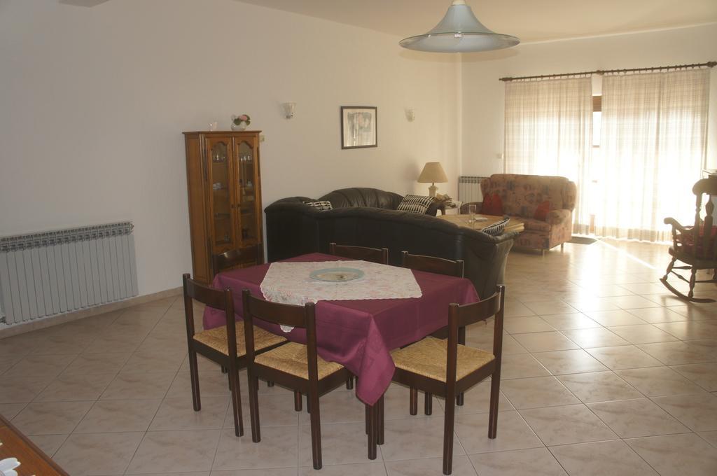 Suran Apartments Pula Cameră foto
