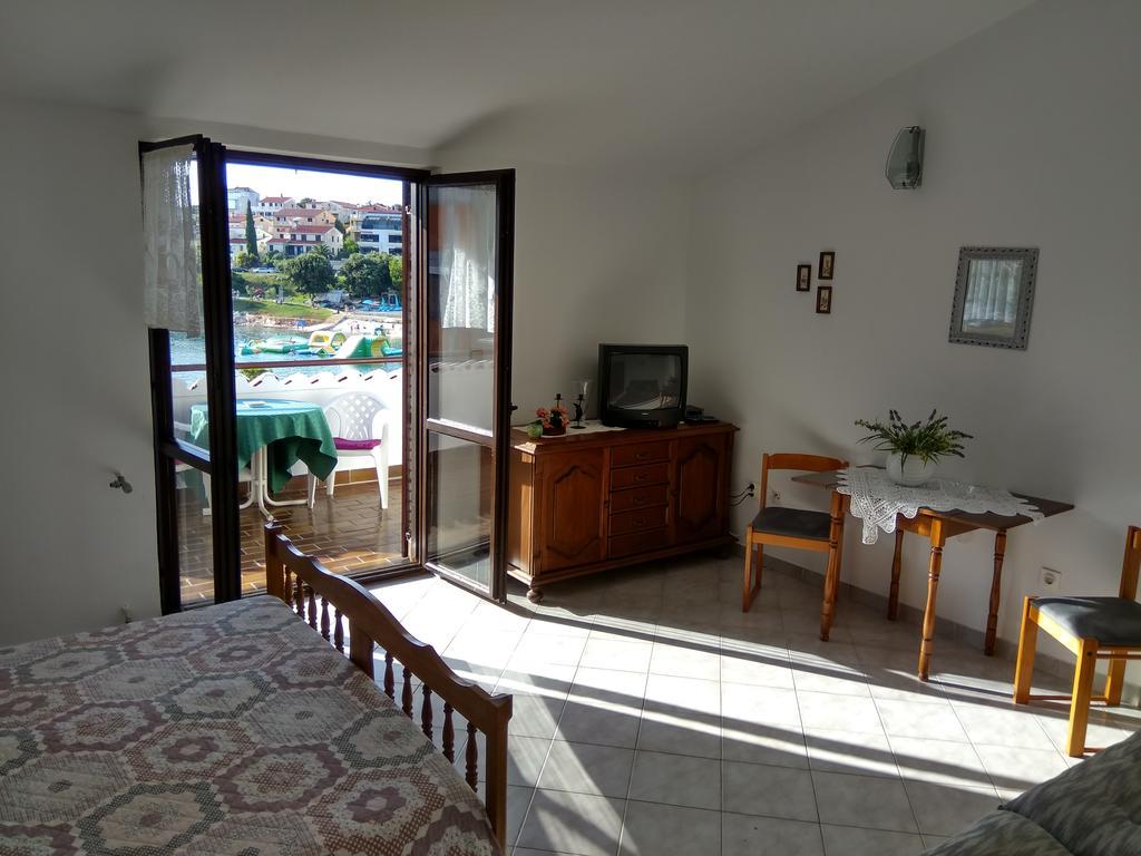 Suran Apartments Pula Exterior foto